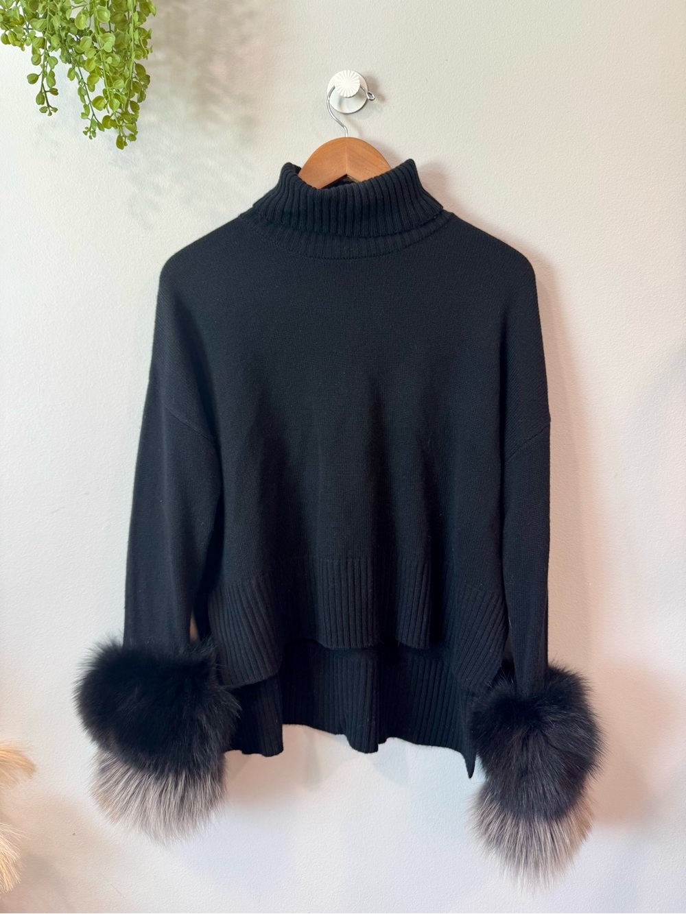 Isaak Azanei Saga Furs Black Turtleneck Sweater with Fur-Trim Cuffs Size Small